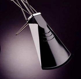 臺(tái)燈 因?yàn)榧?xì)腳伶仃所以與眾不同（圖）