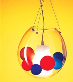 玻璃球燈 設計師的大膽創(chuàng)意（圖）