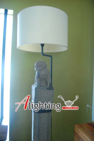 崔華峰當(dāng)代·東方·印象之石獅燈(圖)