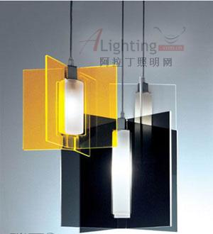 意大利設(shè)計(jì)帶翅膀的直桶吊燈(圖)