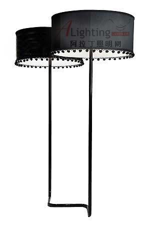 英國黑天鵝絨立燈 高貴典雅(圖)