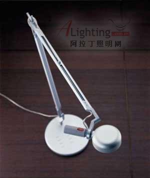 經(jīng)典臺燈設計 優(yōu)雅機械風格(圖)