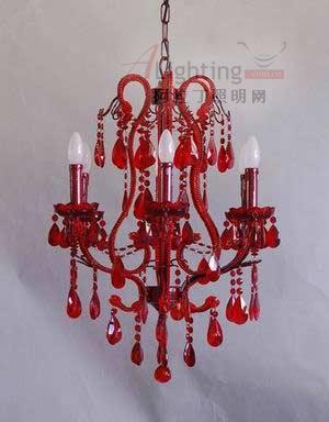 高貴水晶燈：寶石一般的照明(圖)