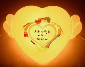 愛心臺(tái)燈 將浪漫天天點(diǎn)亮(組圖)