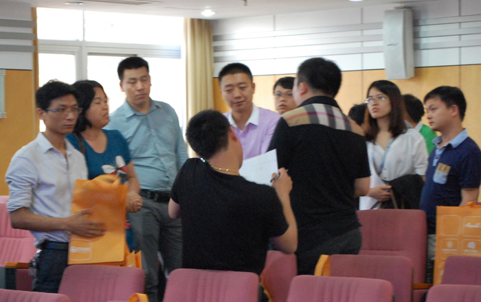 阿拉丁論壇·照明產(chǎn)業(yè)技術(shù)峰會_深圳站現(xiàn)場